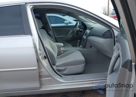 2010 Toyota Camry Le z USA, uszkodzony, nr VIN 4T4BF3EKXAR053206